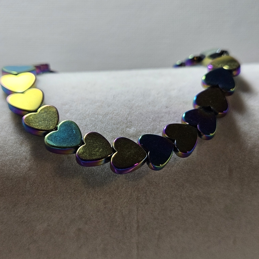 Heart-Shaped Hematite Beaded Stretch Bracelet HANDMADE NWOT - Picture 2 of 7